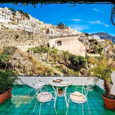 Casa Guadagno מלון 2*