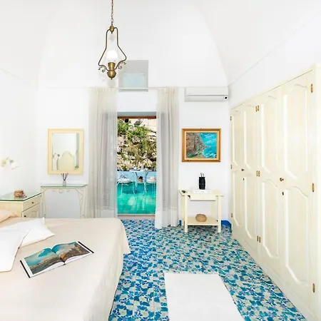 Casa Guadagno فندق 2*