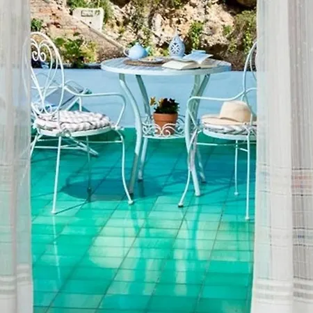 Casa Guadagno Hotel 2*